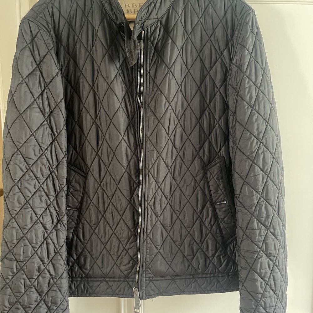Burberry Black Puffer Jacket with Quilted Design L